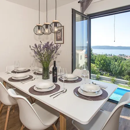 Dom wakacyjny In Kastel Kambelovac With Kitchen *