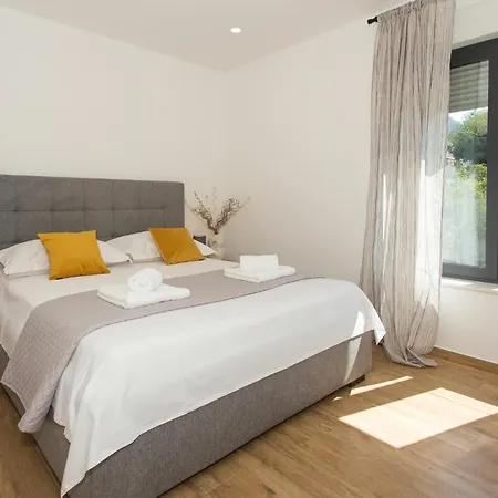 Amazing In Kastel Kambelovac Tatil Evi